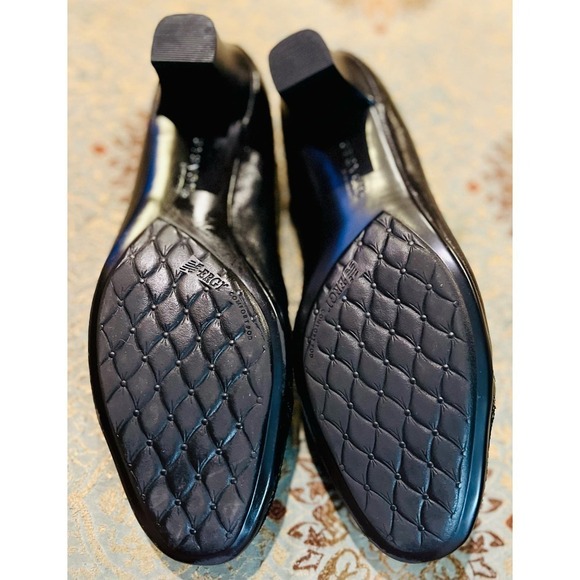 Aravon by New Balance black leather pumps in size 7D - Picture 6 of 8